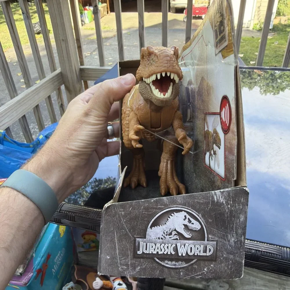 Jurassic World Wild Roar Epic Evolution Megalosaurus Dinosaur Action Figure NEW